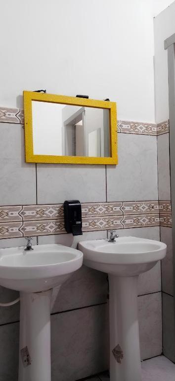 Hostel Bahia Порту Алегри Екстериор снимка
